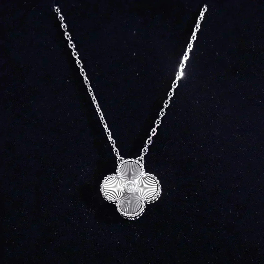 CLOVER 15MM DIAMOND LASER NECKLACE SILVER