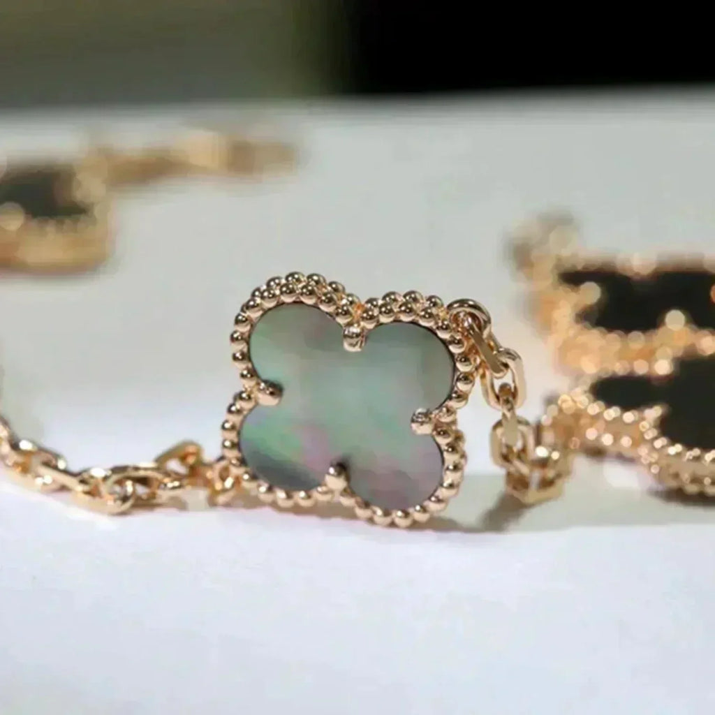 CLOVER 5 MOTIF GRAY MOP BRACELET