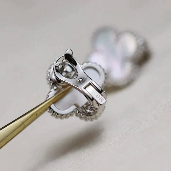 CLOVER MEDIUM 1 MOTIFS WHITE MOP EARRINGS SILVER