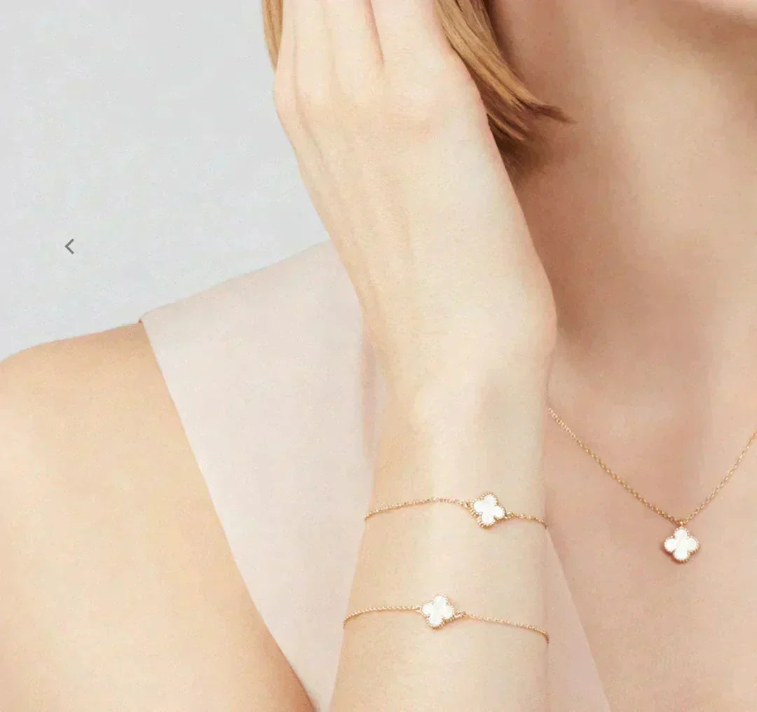 CLOVER MINI 9.5MM WHITE MOTHER-OF-PEARL NECKLACE