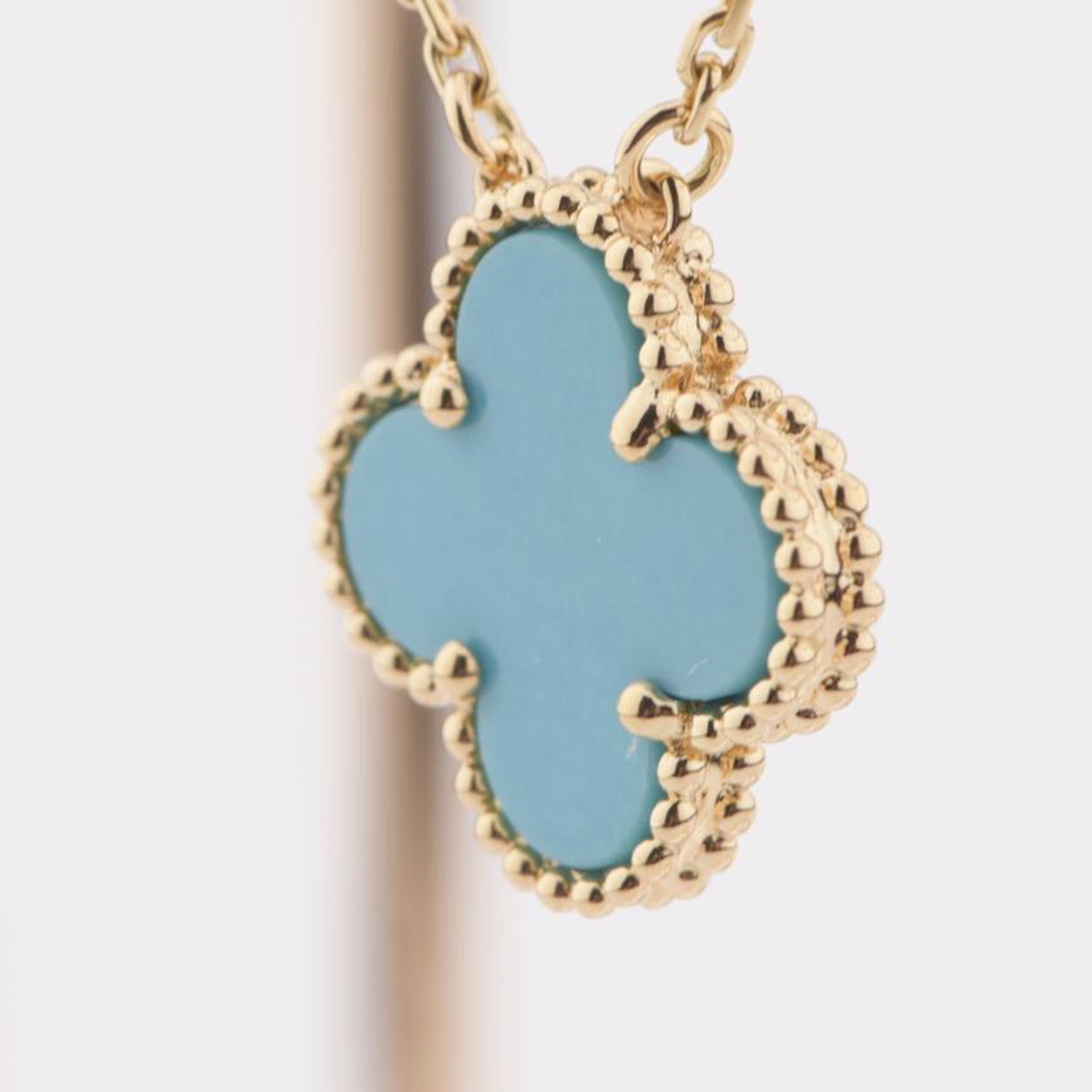 CLOVER 15MM VINTAGE TURQUOISE NECKLACE