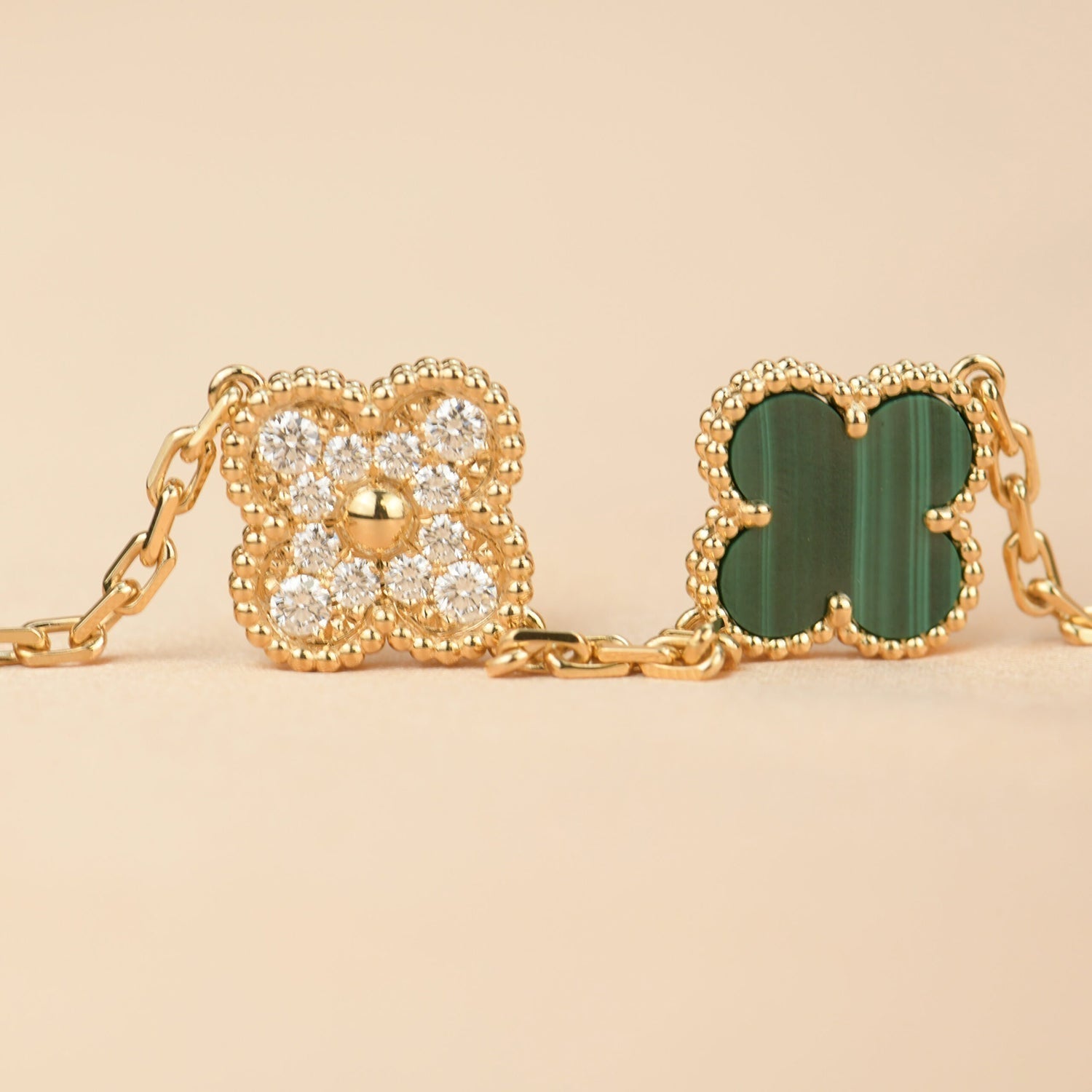 CLOVER 5 MOTIF MALACHITE DIAMOND BRACELET