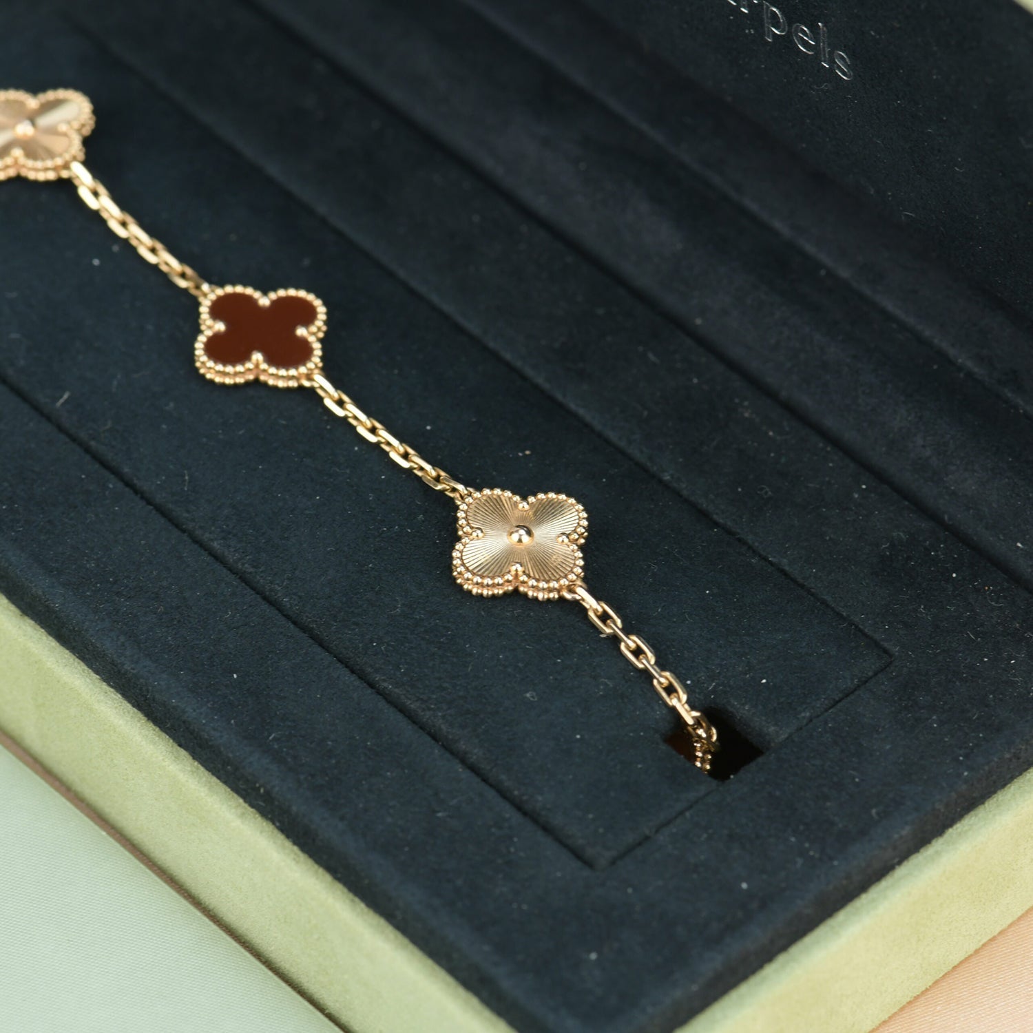 CLOVER 5 MOTIFS CARNELIAN GOLD BRACELET