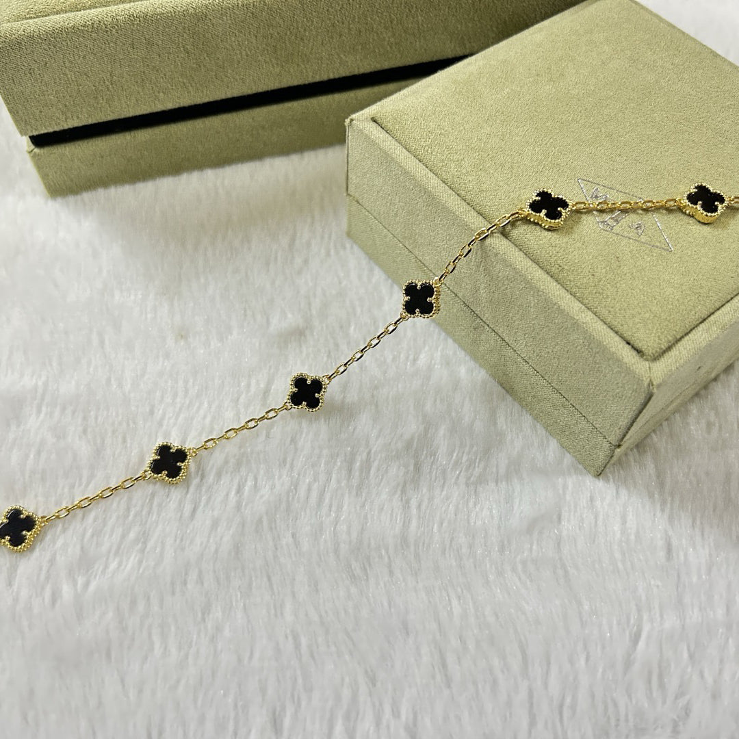 CLOVER 6 MOTIF ONYXS BRACELET