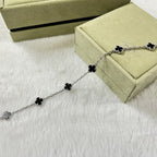 CLOVER 6 MOTIF ONYXS BRACELET