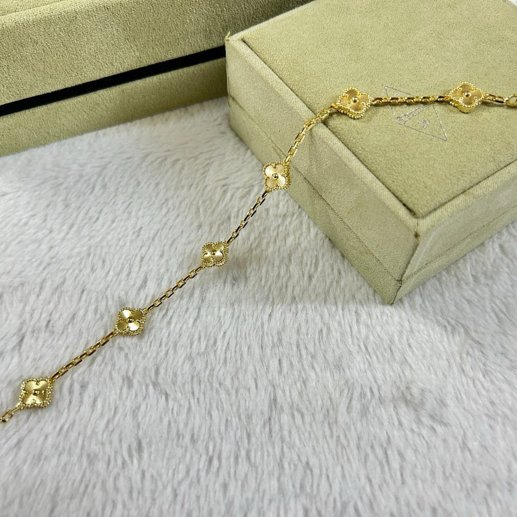 CLOVER 6 MOTIF DIAMOND BRACELET