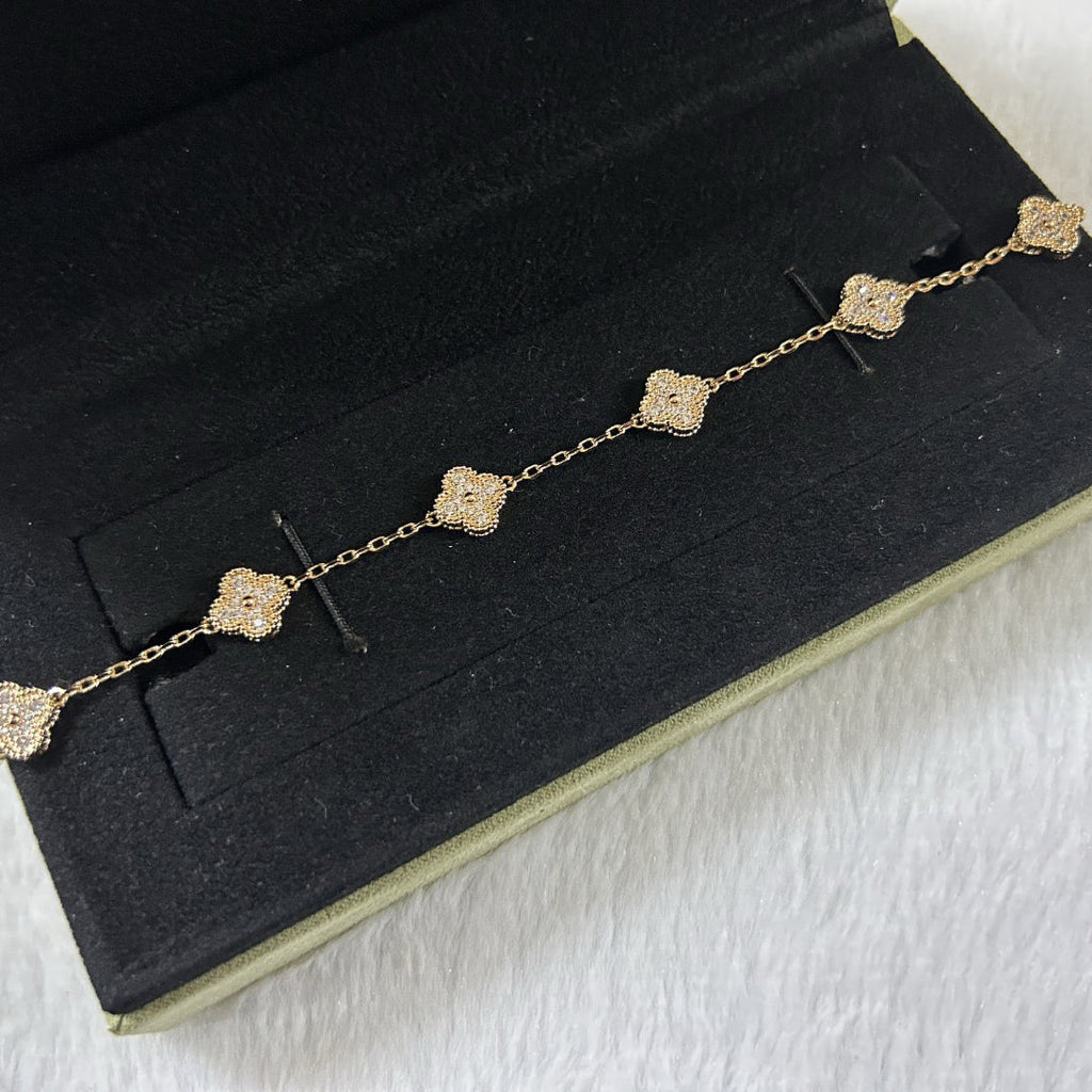 CLOVER 6 MOTIF DIAMOND BRACELET