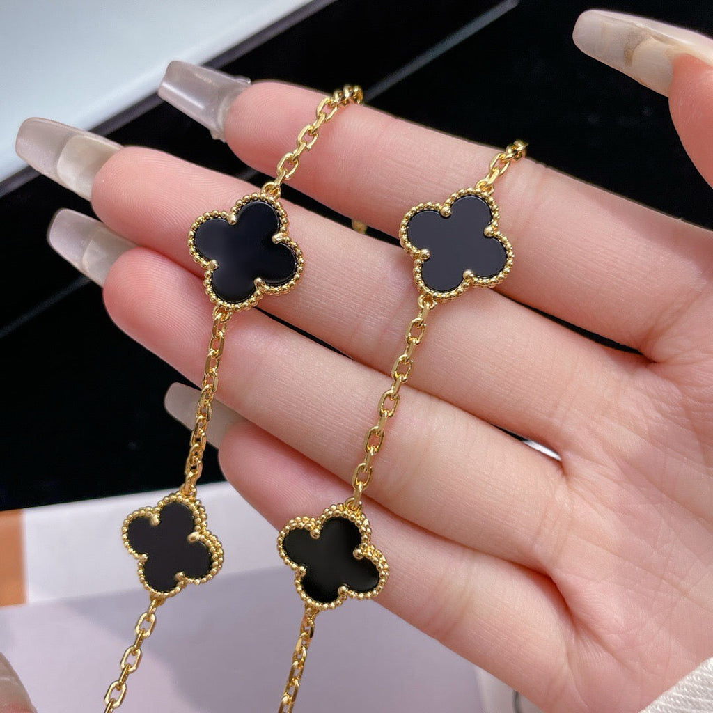 CLOVERS THE 10-MOTIFS ONYX NECKLACE