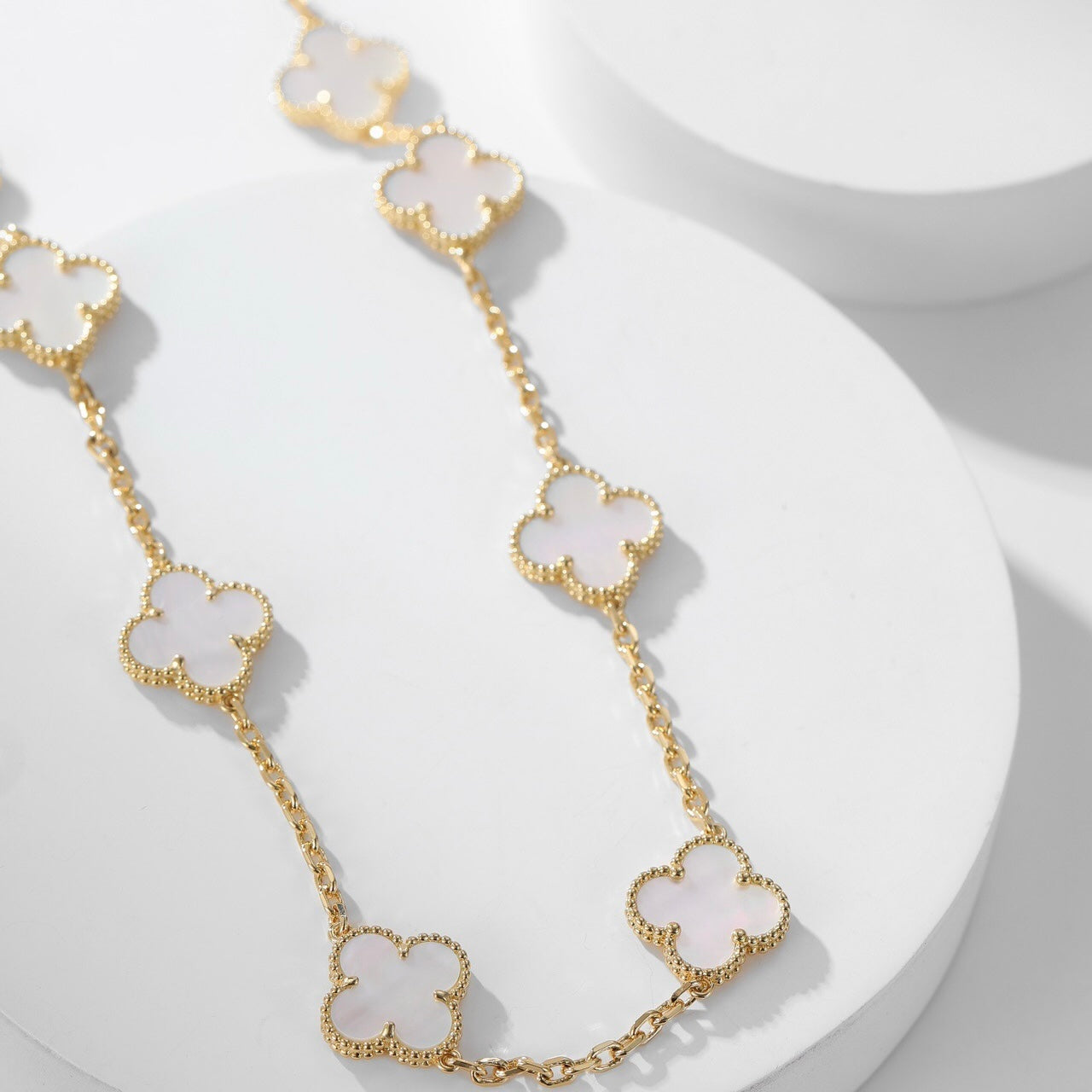 CLOVERS THE 10-MOTIFS WHITE MOTHER OF PEARL NECKLACE