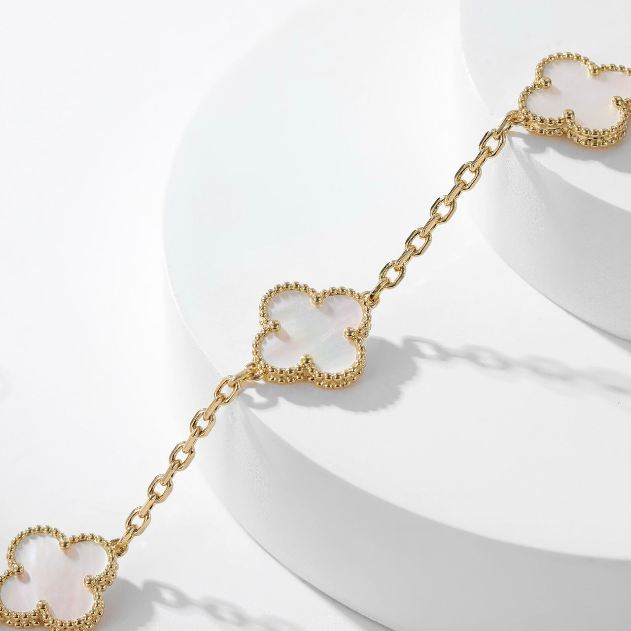 CLOVERS THE 10-MOTIFS WHITE MOTHER OF PEARL NECKLACE