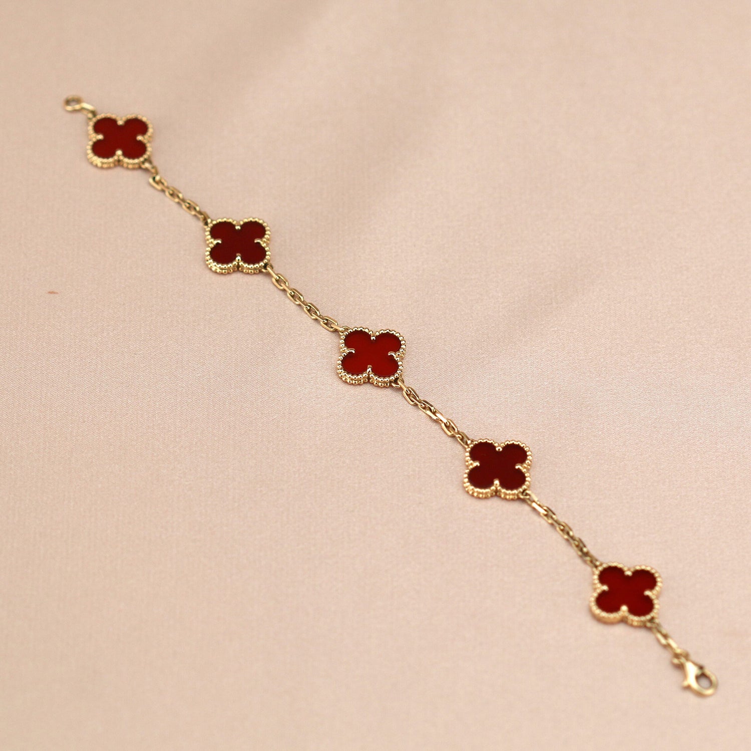 CLOVER 5 MOTIFS RED AGATE BRACELET