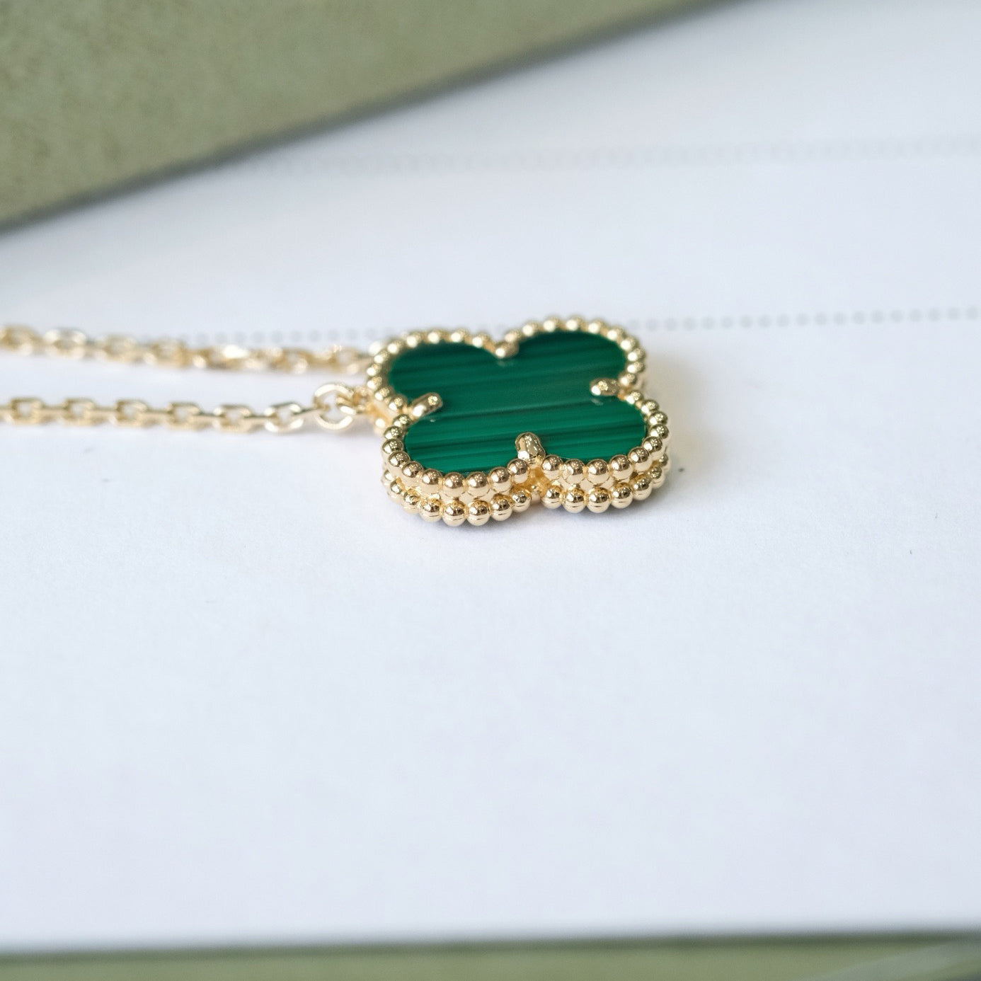 CLOVER 15MM MALACHITE SINGLE FLOWER NECKLACE