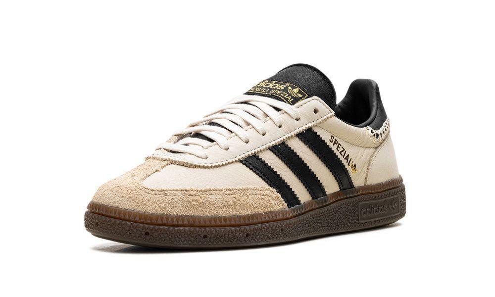 Handball Spezial 'Wonder White Black'