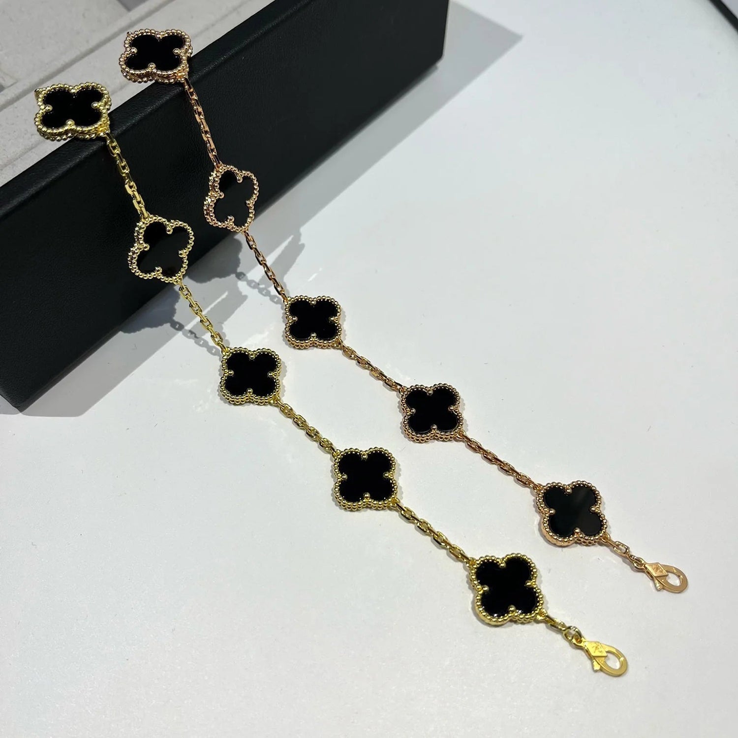CLOVER 5 MOTIFS BLACK ONYX BRACELET
