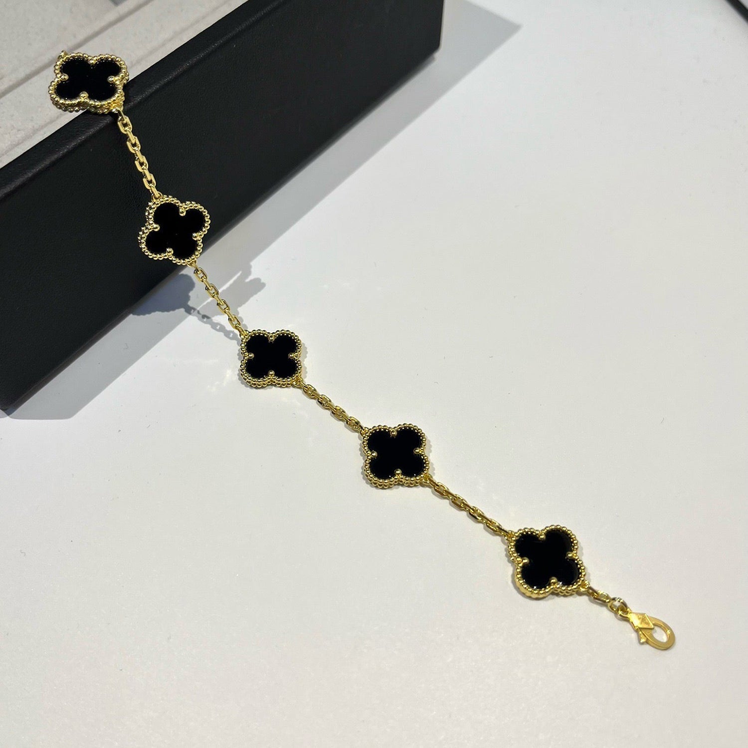 CLOVER 5 MOTIFS BLACK ONYX BRACELET