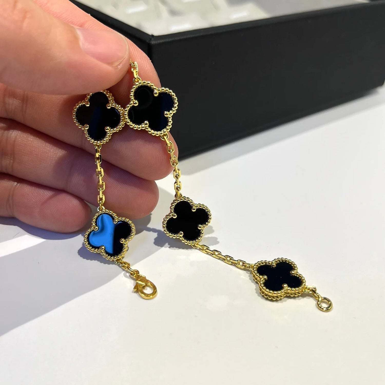 CLOVER 5 MOTIFS BLACK ONYX BRACELET