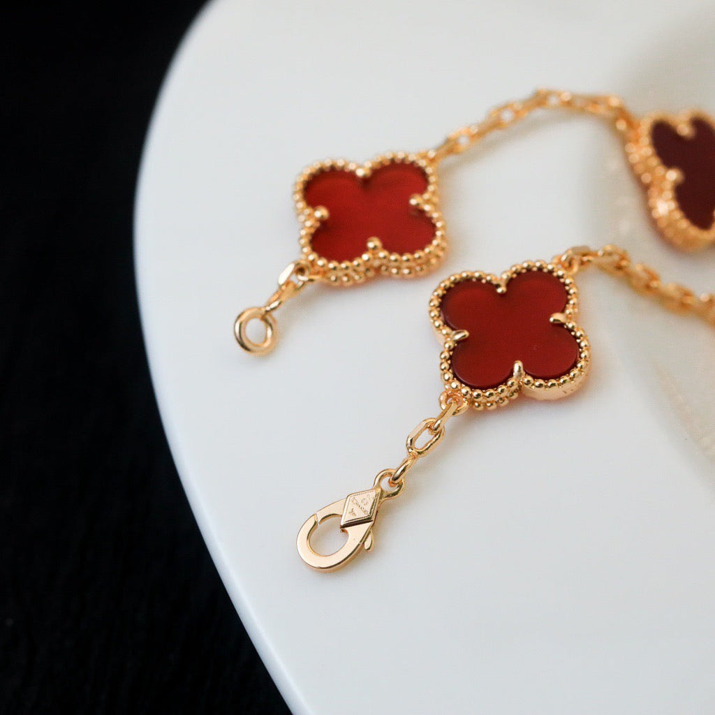 CLOVER 5 MOTIFS RED AGATE BRACELET