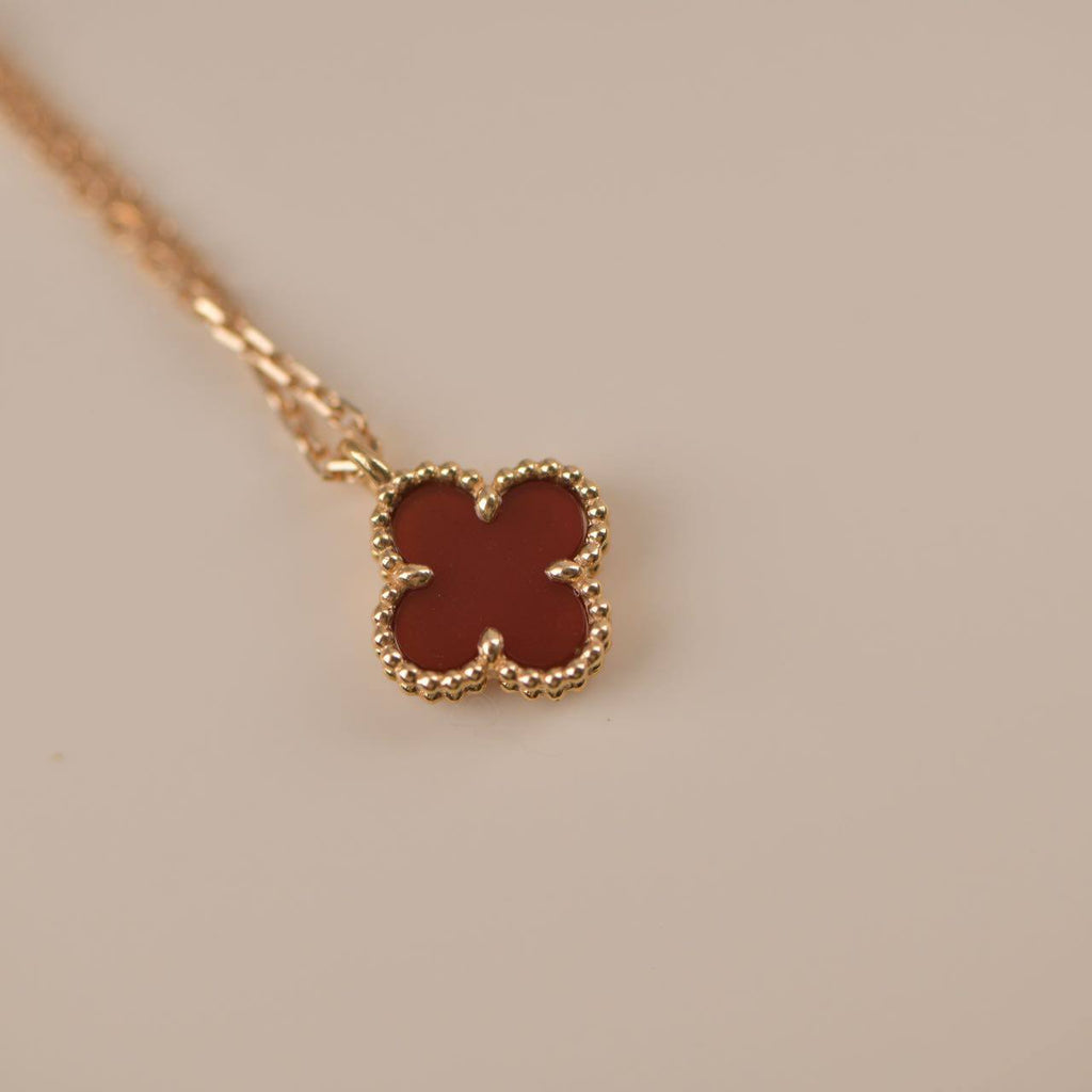 CLOVER MINI 9.5MM WHITE CARNELIANS NECKLACE