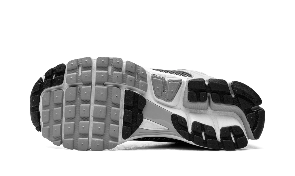 Zoom Vomero 5 "Metallic Silver Black"