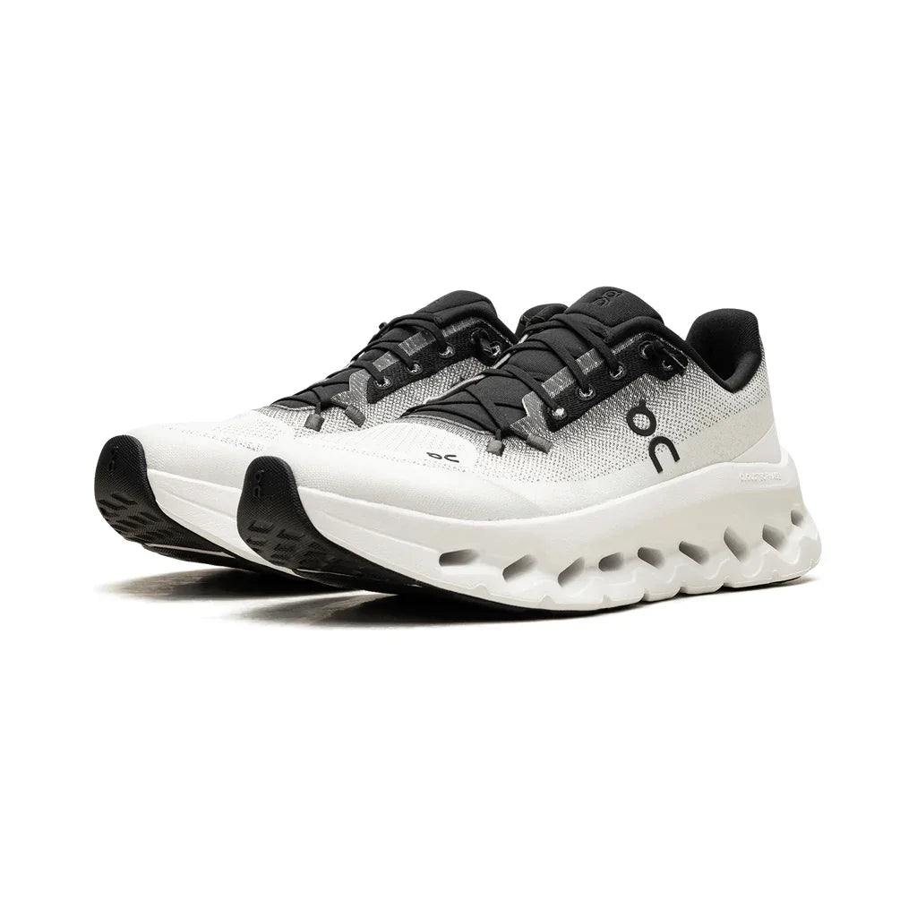 On Running Cloudtilt "Black/Ivory" - Elegentina