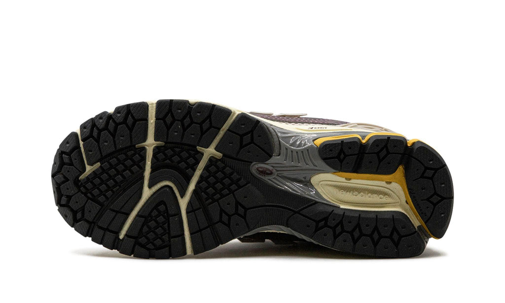 New Balance 1906R "LICORICE"