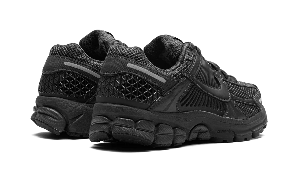 Zoom Vomero 5  "Triple Black"