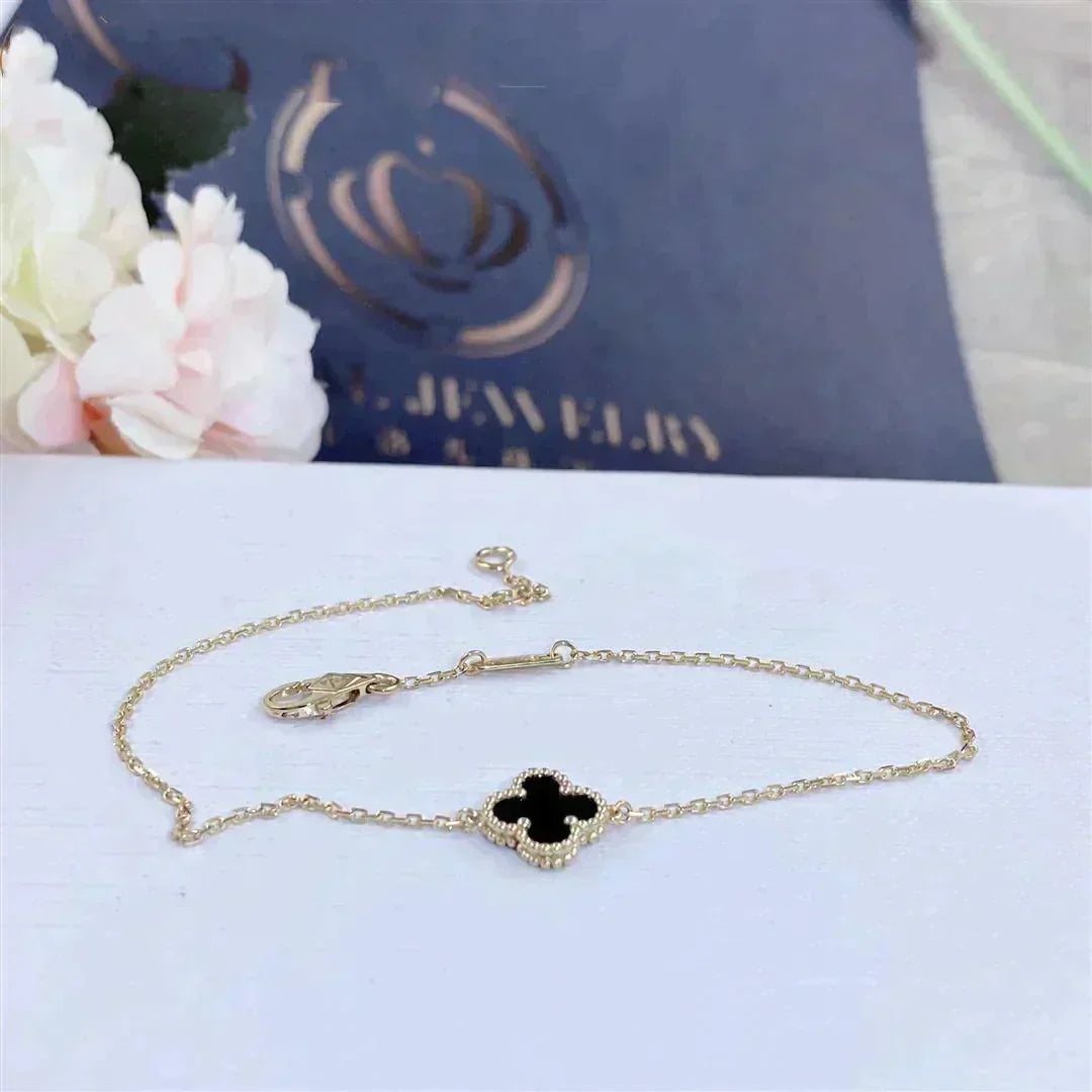 CLOVER ONYX SINGLE FLOWER BRACELET